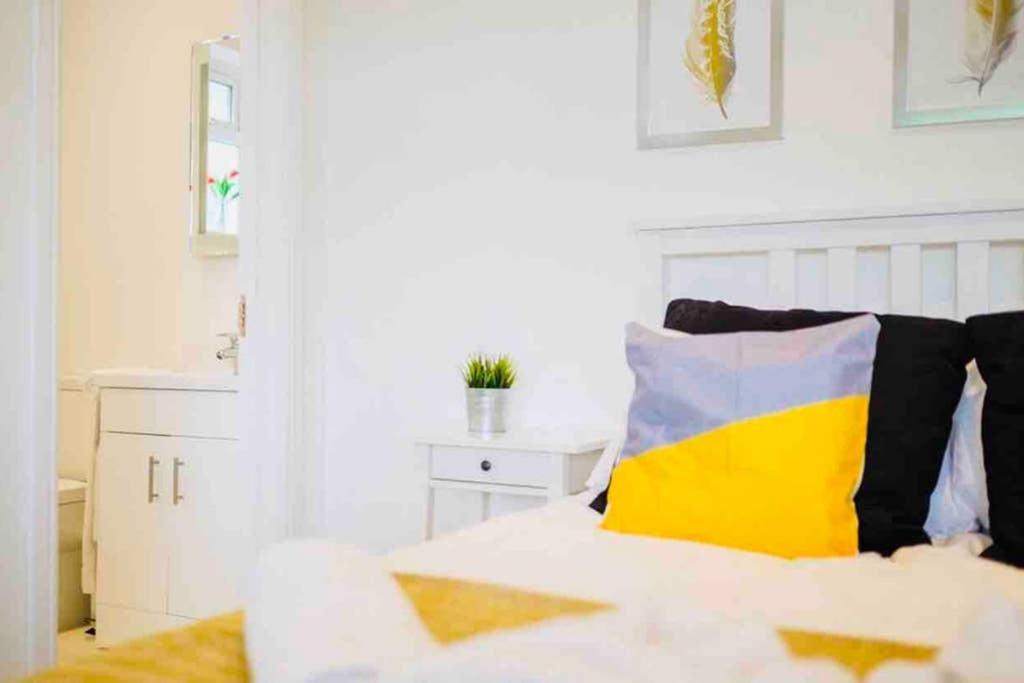 Gorgeous Luxury Chalet, New Forest & Coast & Hordle Buitenkant foto